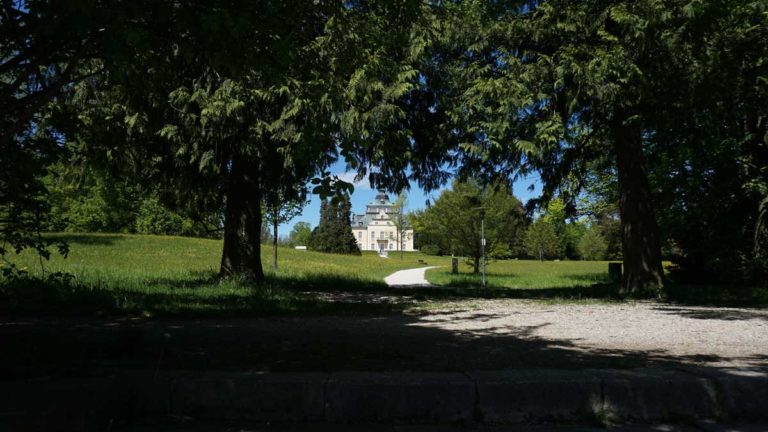 Der Toscanapark und die Villa Toscana
